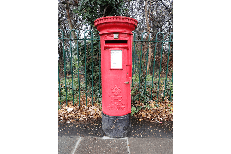 EiiR B type pillar box