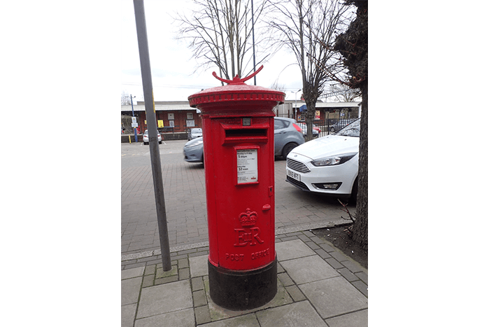 An EiiR A type pillar box