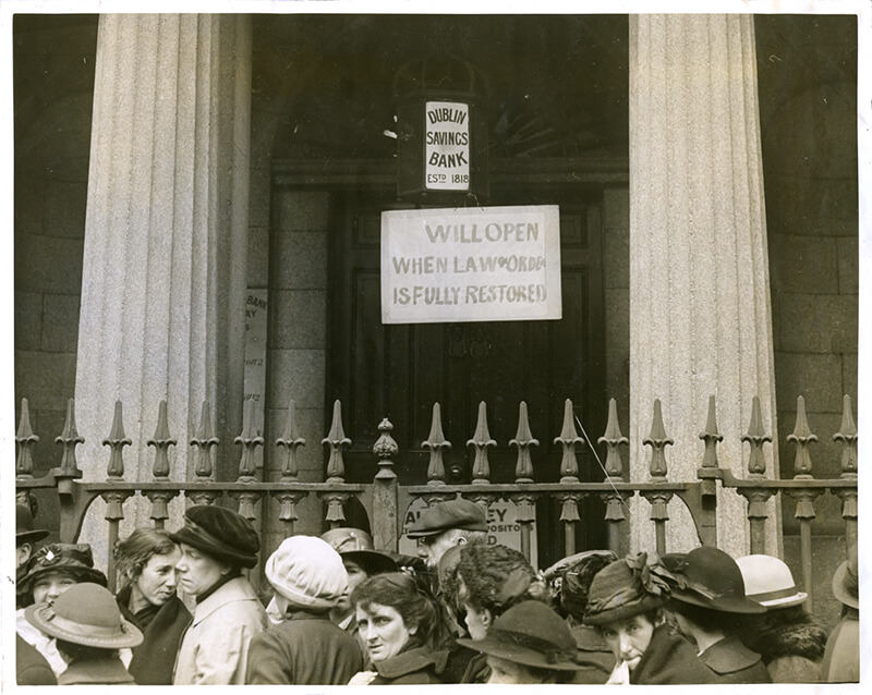 Photo of Dublin Savings Bank during Easter Rising in 1916.