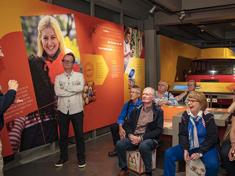 A group of people attend a BSL event