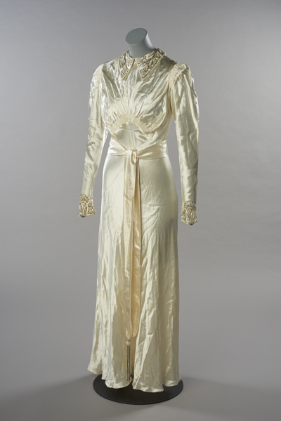 Wedding dress of probably artificial silk satin, 1938