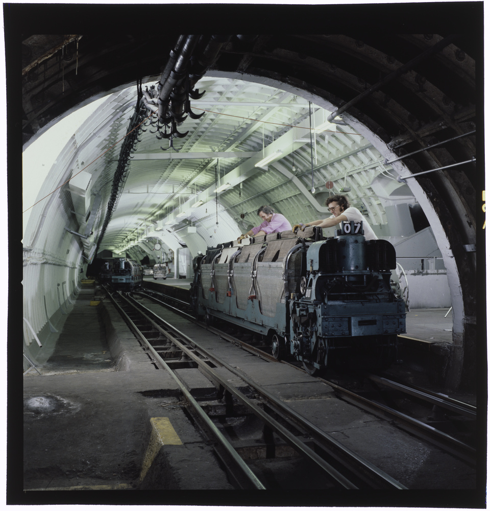 Loading a Post Office (London) Railway train, 1973. POST 118/CT00358.